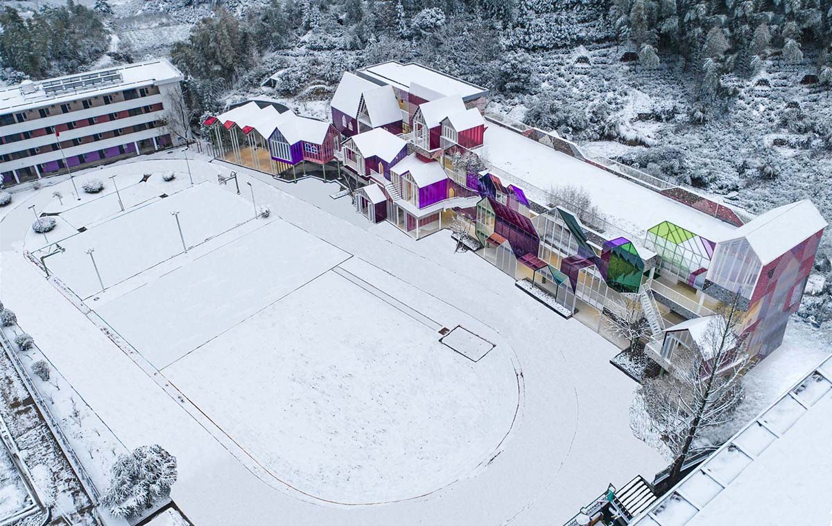 This colourful cottage-like primary school acts as a miniature mountain village in Hangzhou
