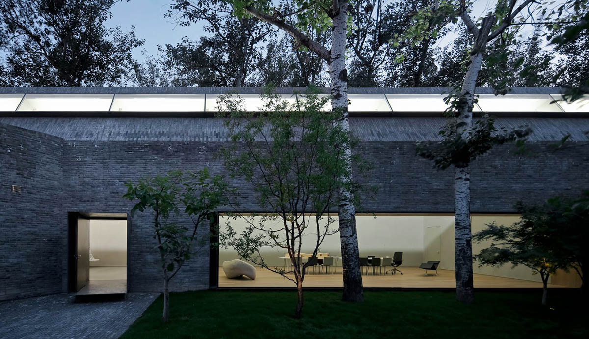 ZAO/standardarchitecture transforms old factory building into its design studio in Beijing