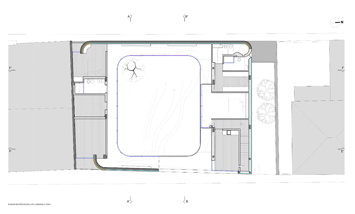 Antonio Costa Lima designs continuous inner gallery in Portugese house to overcome windowless fa&ccedil;ade