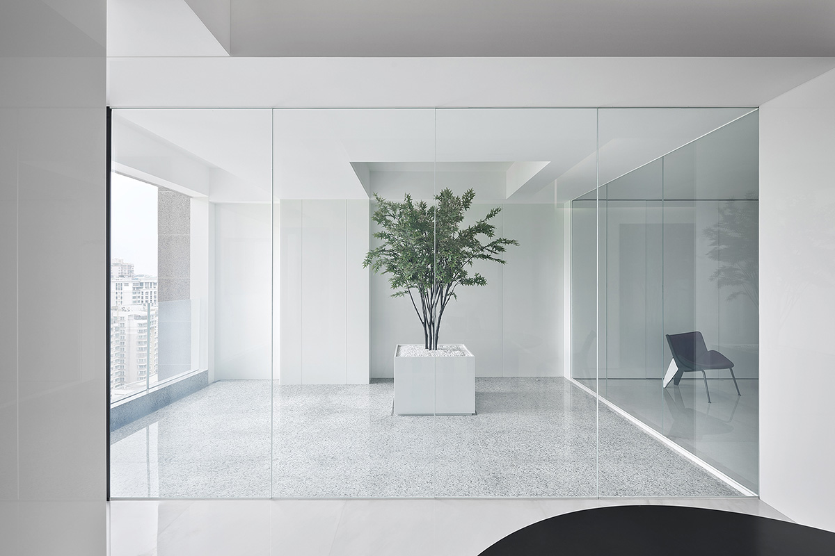 AD ARCHITECTURE designs a minimalist geometric house in Guangdong, China