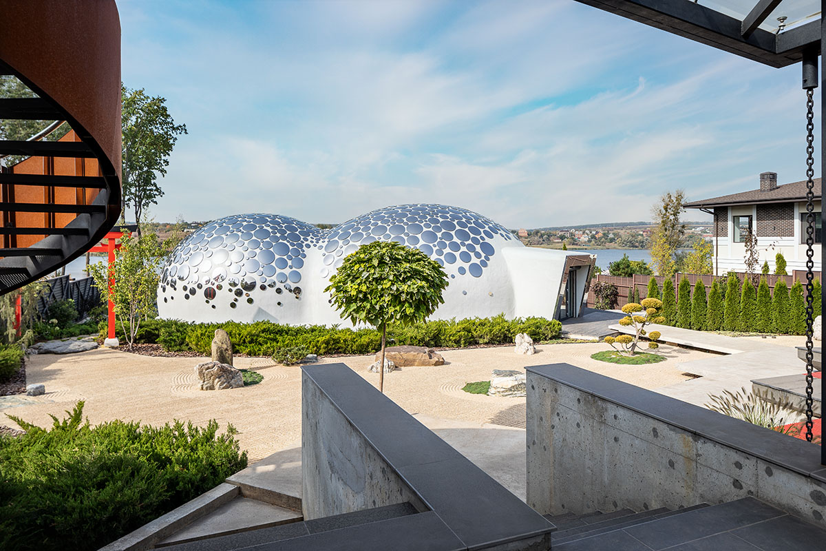 Nat Telichenko completes retro-futuristic Baan Bubble Dome House in Kharkiv, Ukraine