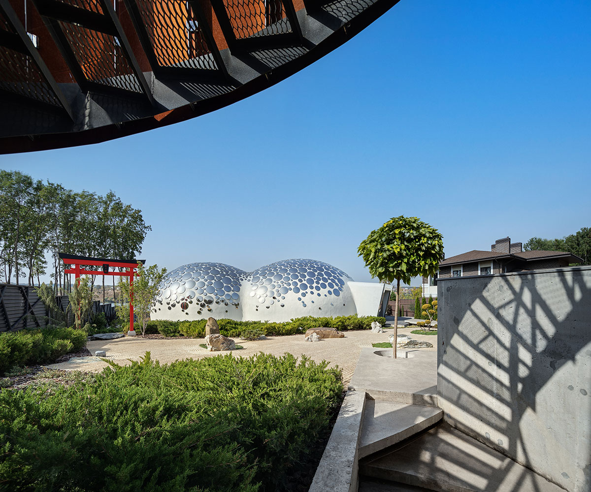 Nat Telichenko completes retro-futuristic Baan Bubble Dome House in Kharkiv, Ukraine