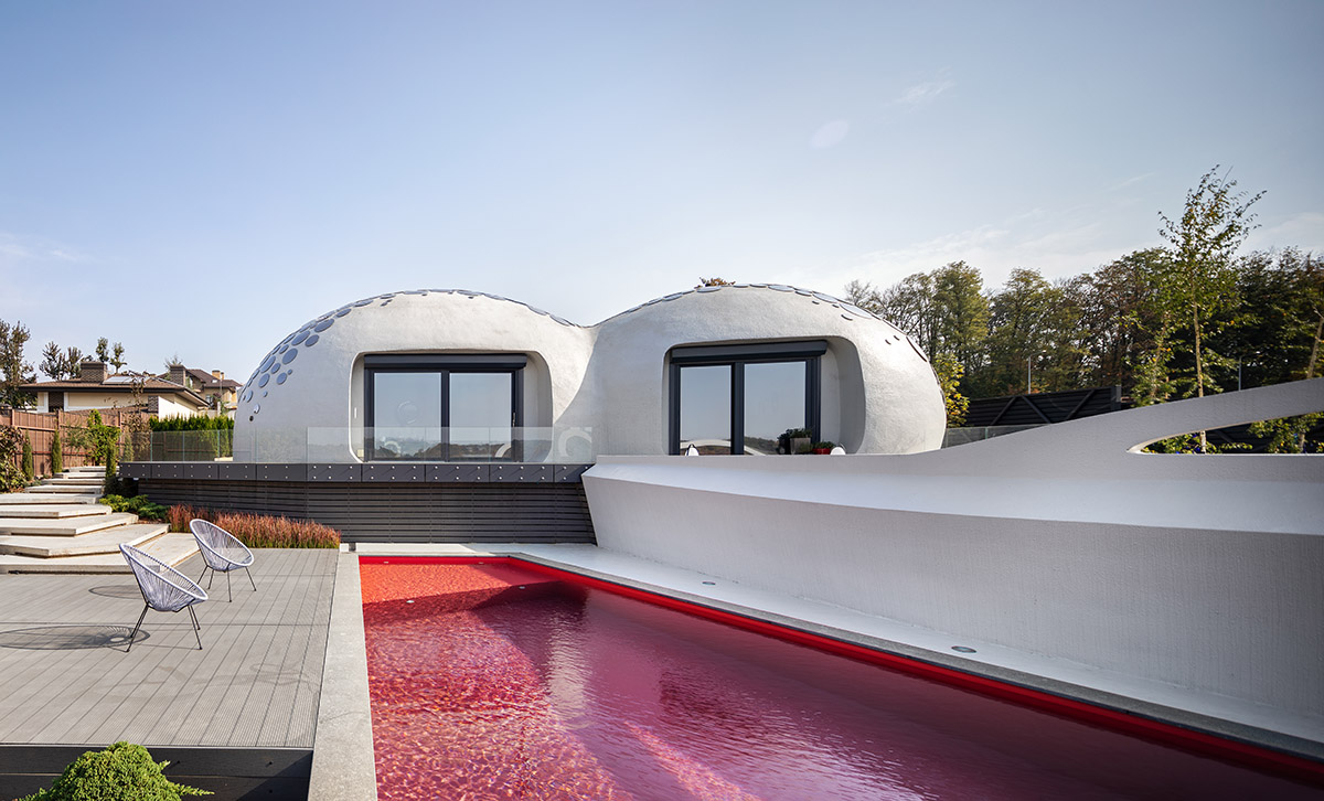Nat Telichenko completes retro-futuristic Baan Bubble Dome House in Kharkiv, Ukraine