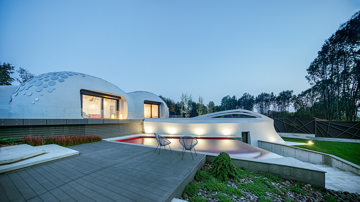 Nat Telichenko completes retro-futuristic Baan Bubble Dome House in Kharkiv, Ukraine