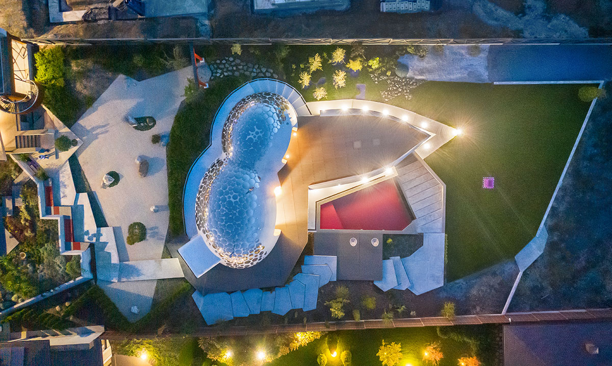 Nat Telichenko completes retro-futuristic Baan Bubble Dome House in Kharkiv, Ukraine