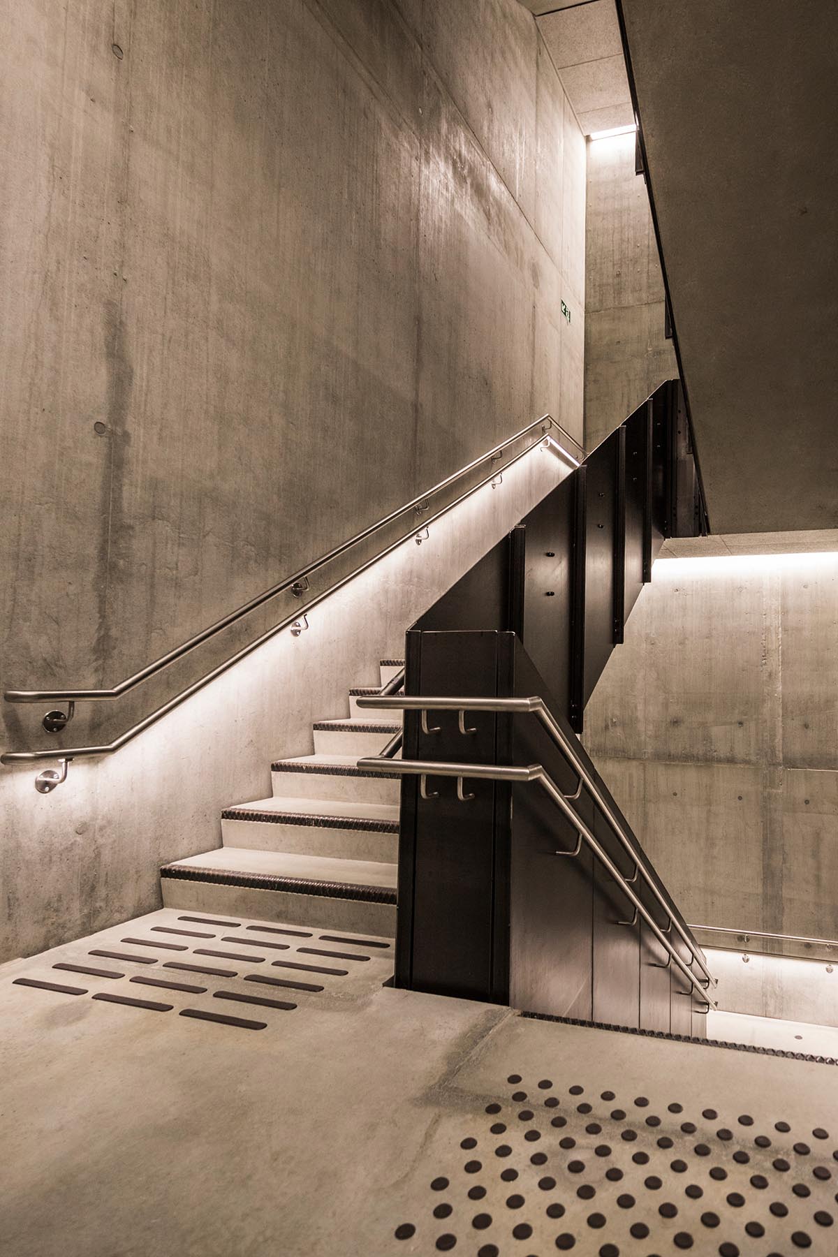 Snøhetta completes new Art School creating metallic effect in the city of Bergen