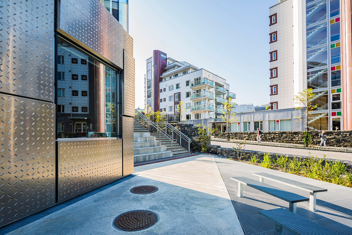 Snøhetta completes new Art School creating metallic effect in the city of Bergen