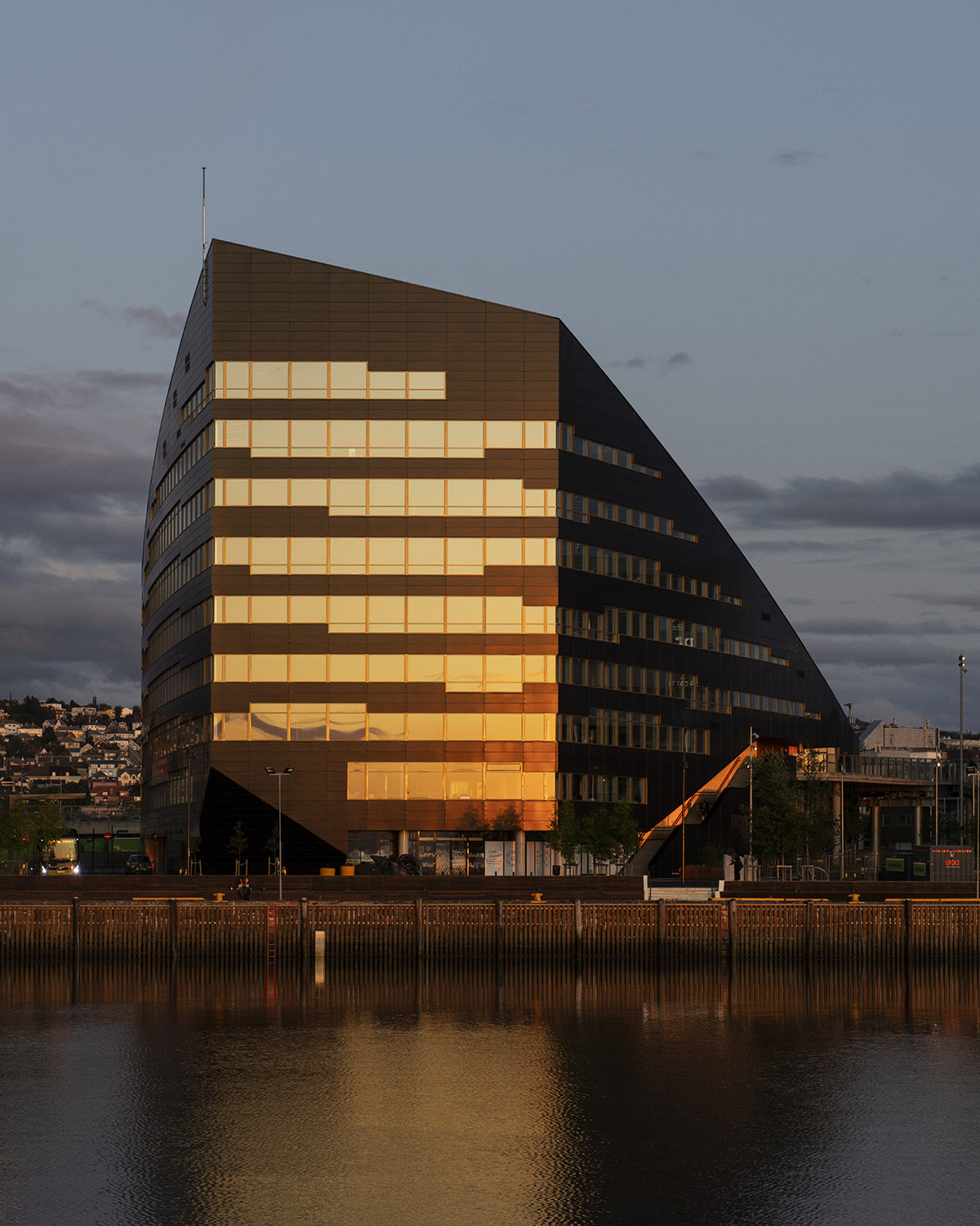 Snøhetta's new office building produces more energy than it consumes in Norway