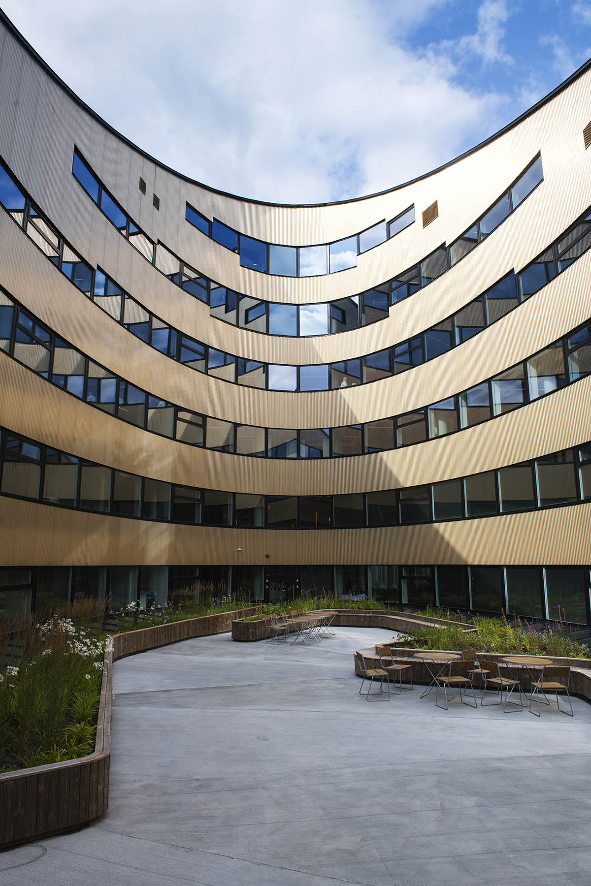 Snøhetta's new office building produces more energy than it consumes in Norway