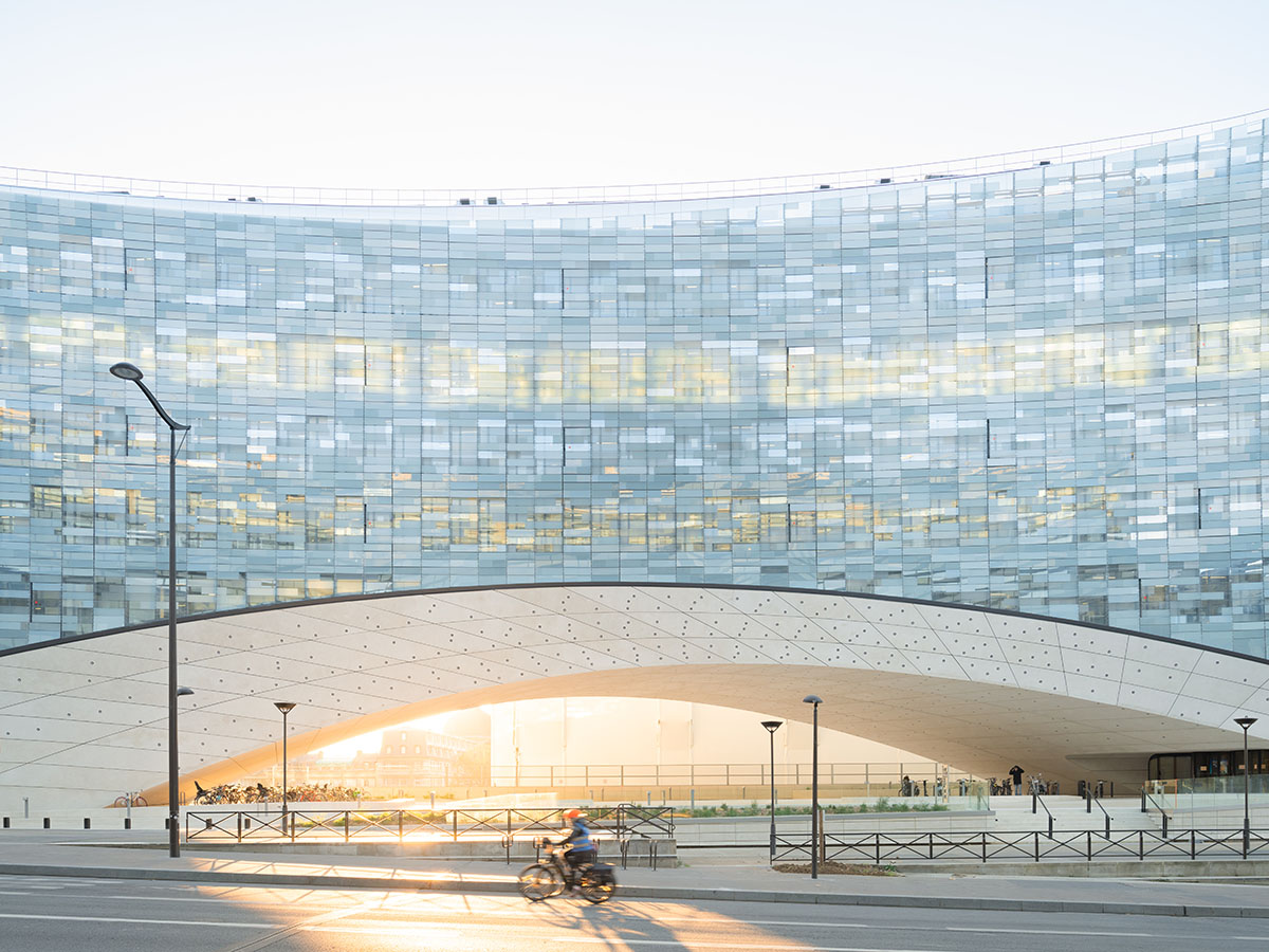 Snøhetta completes new headquarters for Le Monde Group in Paris with pixelated glass facade