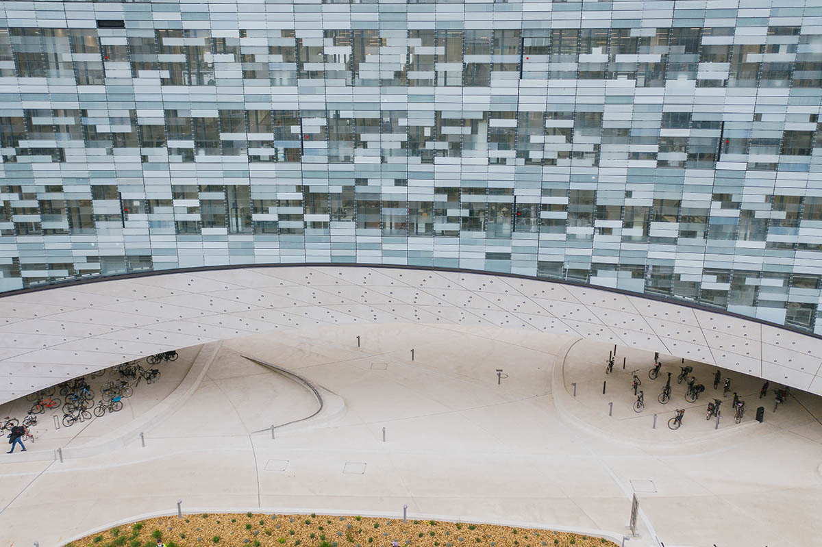 Snøhetta completes new headquarters for Le Monde Group in Paris with pixelated glass facade
