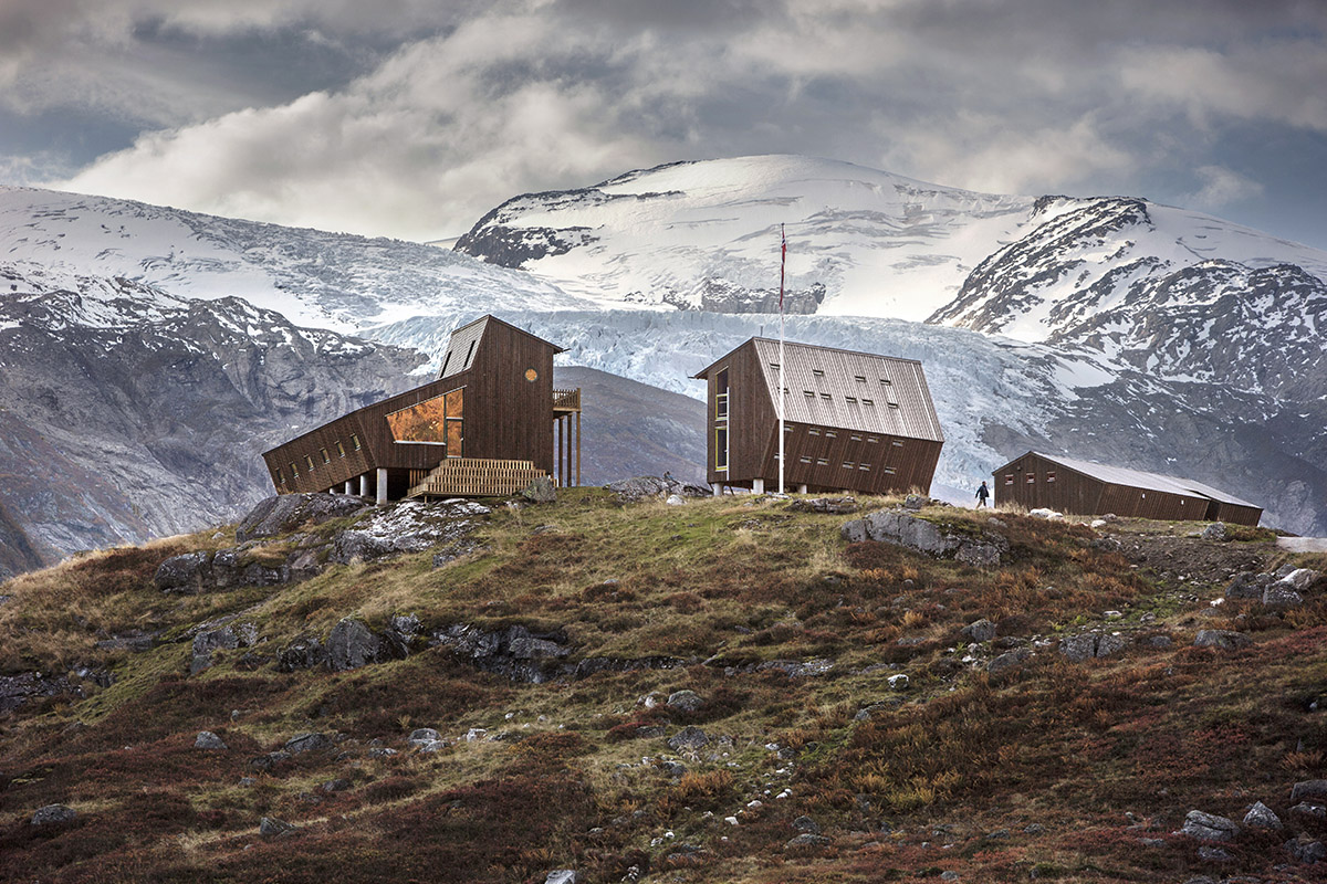 Snøhetta built pentagonal and oblique wooden cabins for hikers on the mountains of Luster