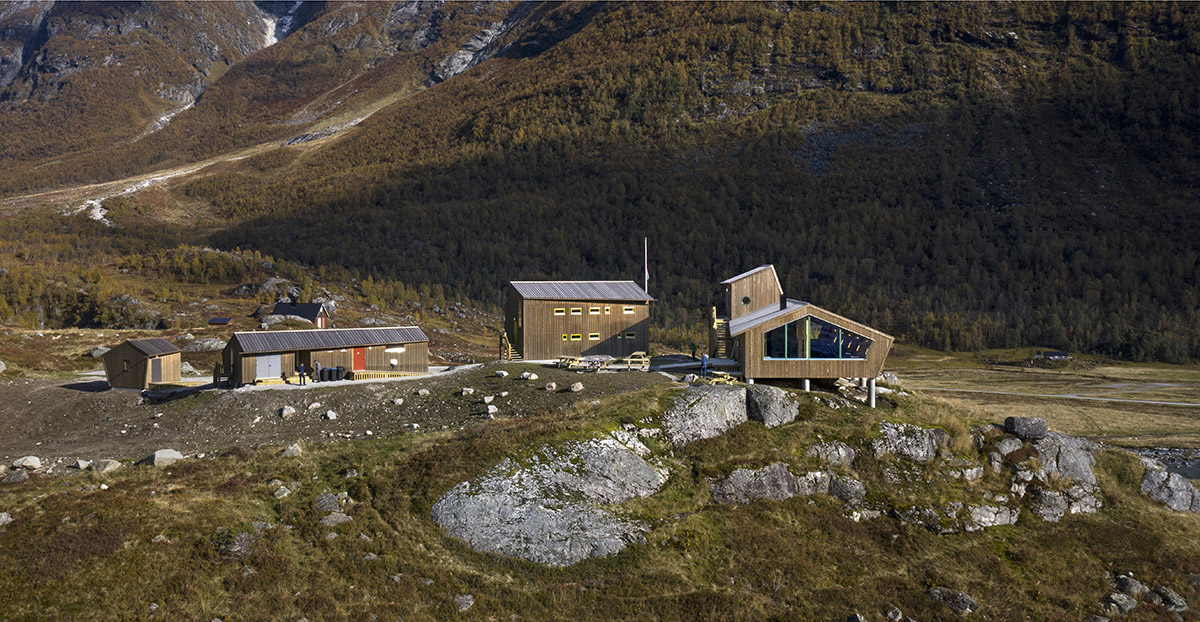 Snøhetta built pentagonal and oblique wooden cabins for hikers on the mountains of Luster