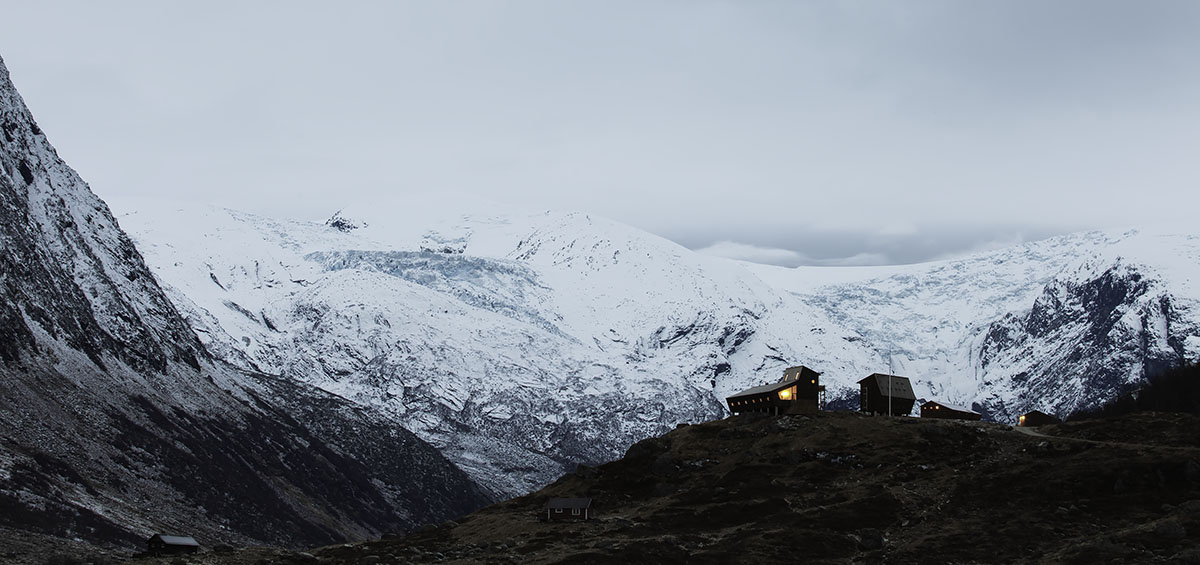Snøhetta built pentagonal and oblique wooden cabins for hikers on the mountains of Luster