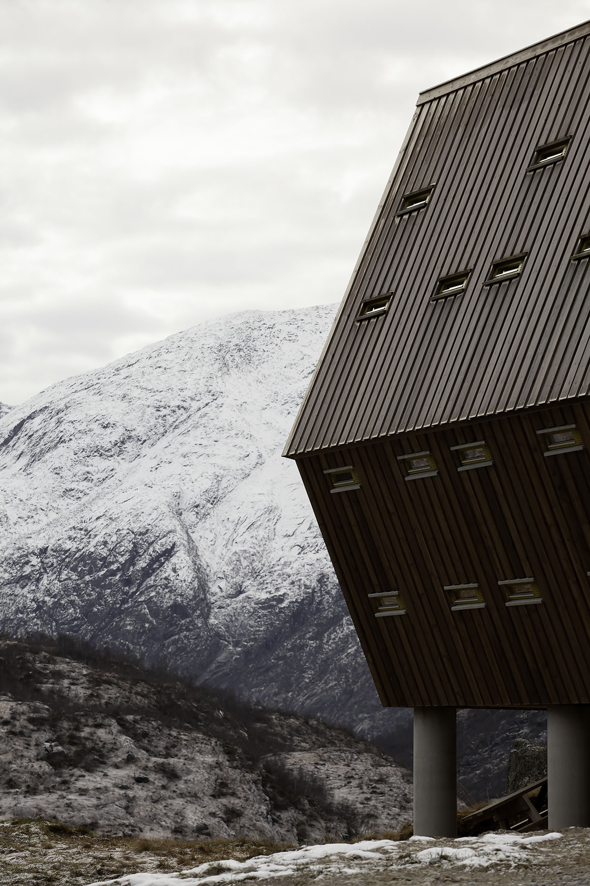 Snøhetta built pentagonal and oblique wooden cabins for hikers on the mountains of Luster