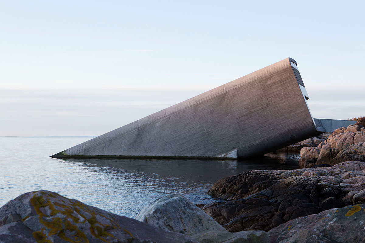 Snøhetta Completes Europe’s First Underwater Restaurant in Norway