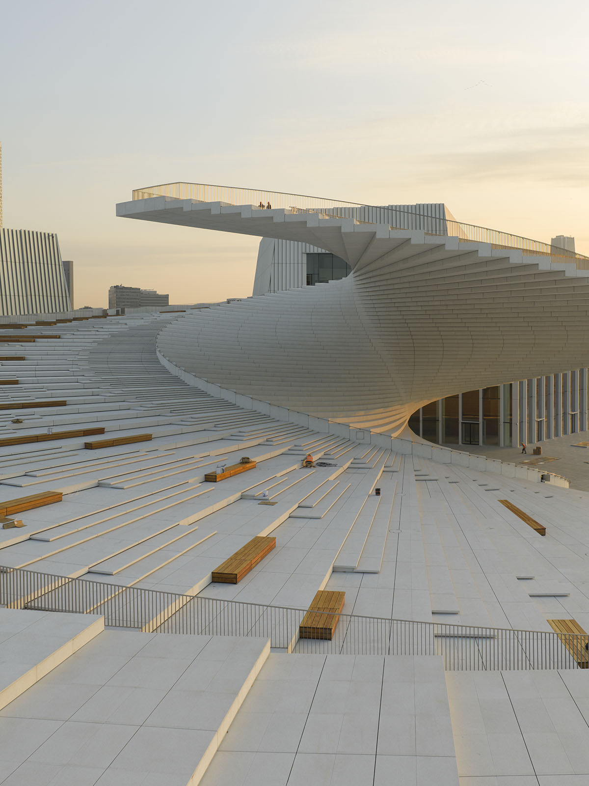 Sn&oslash;hetta's Shanghai Grand Opera House nears completion