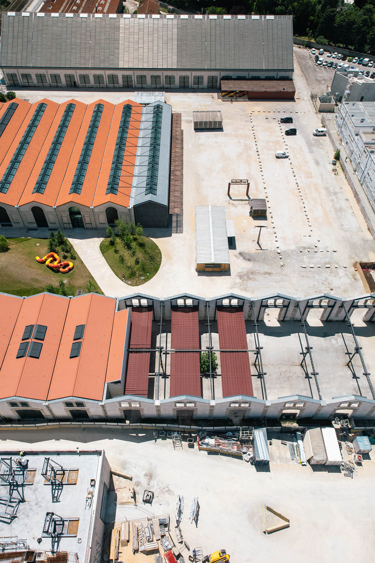 Construction photographs revealed for Frank Gehry’s mountainous stainless steel tower at LUMA Arles