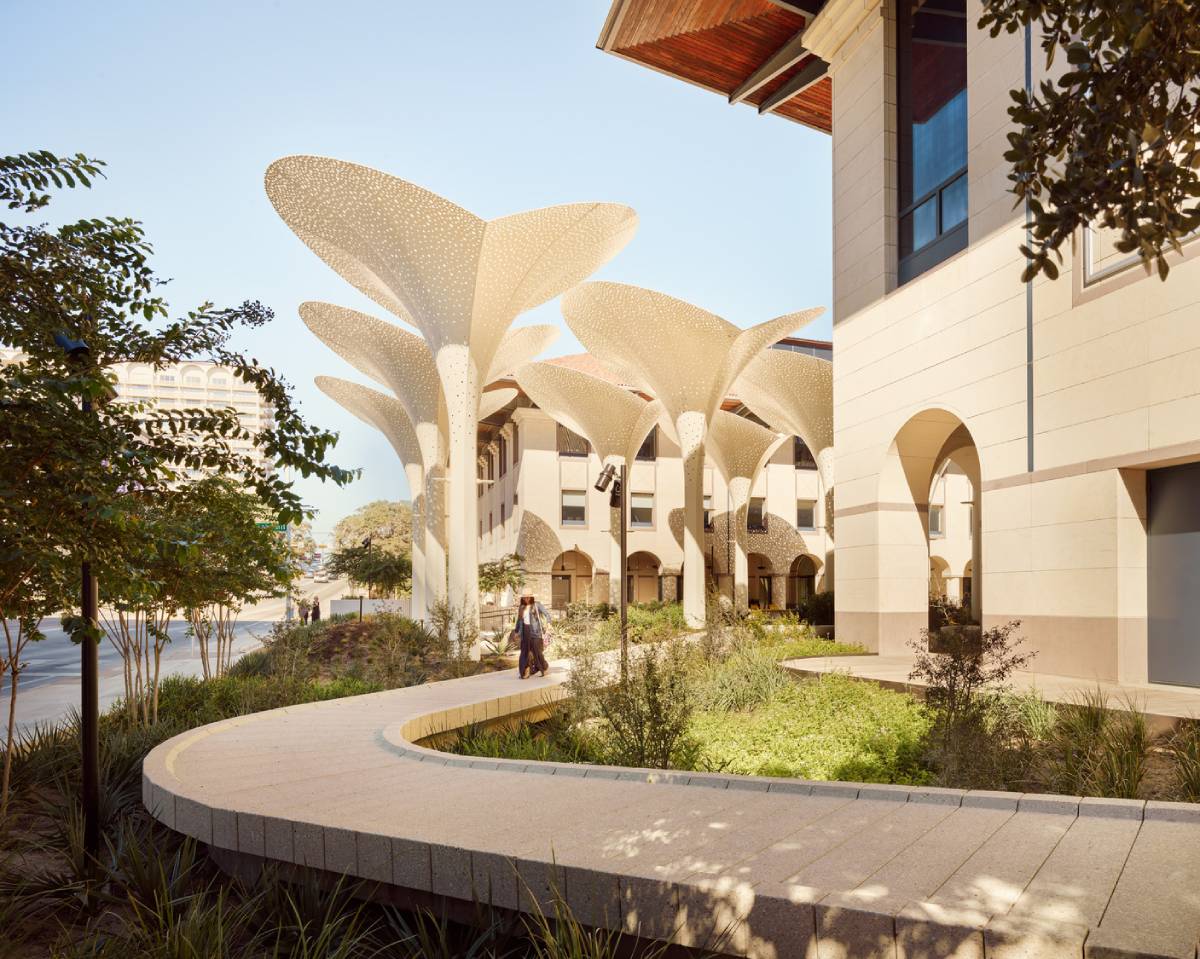 Snøhetta's Grounds Redesign for Blanton Museum of Art Greets Its Visitors