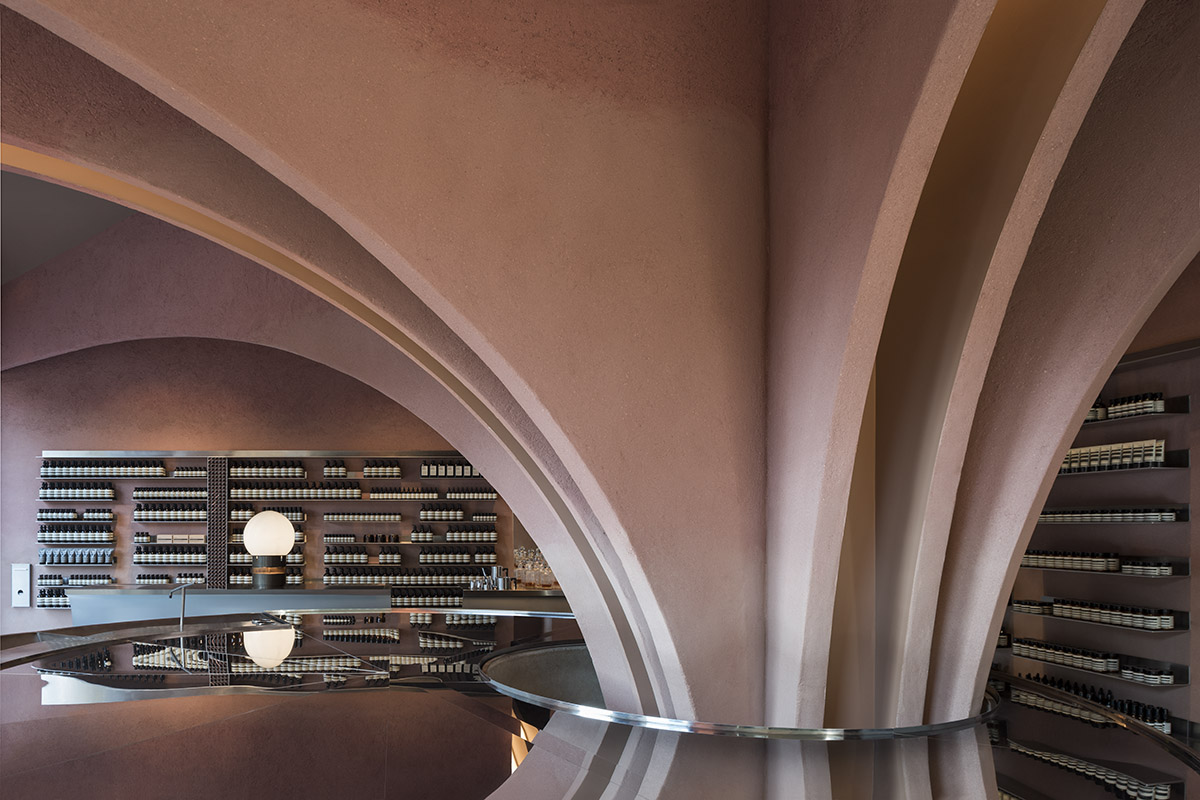 Snøhetta’s gigantic central column acts as a visual separator for Aesop’s new store in London