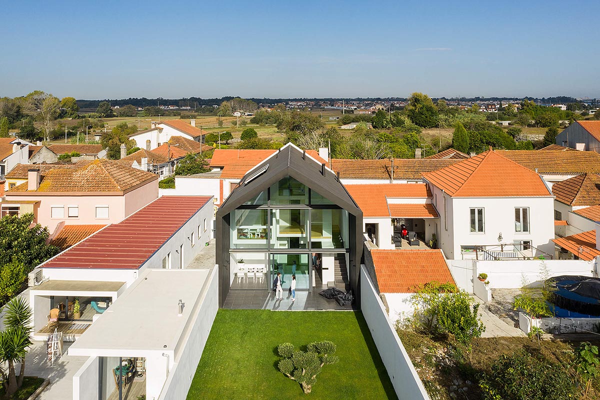 FRARI - Architecture Network completes Arch House in Portugal