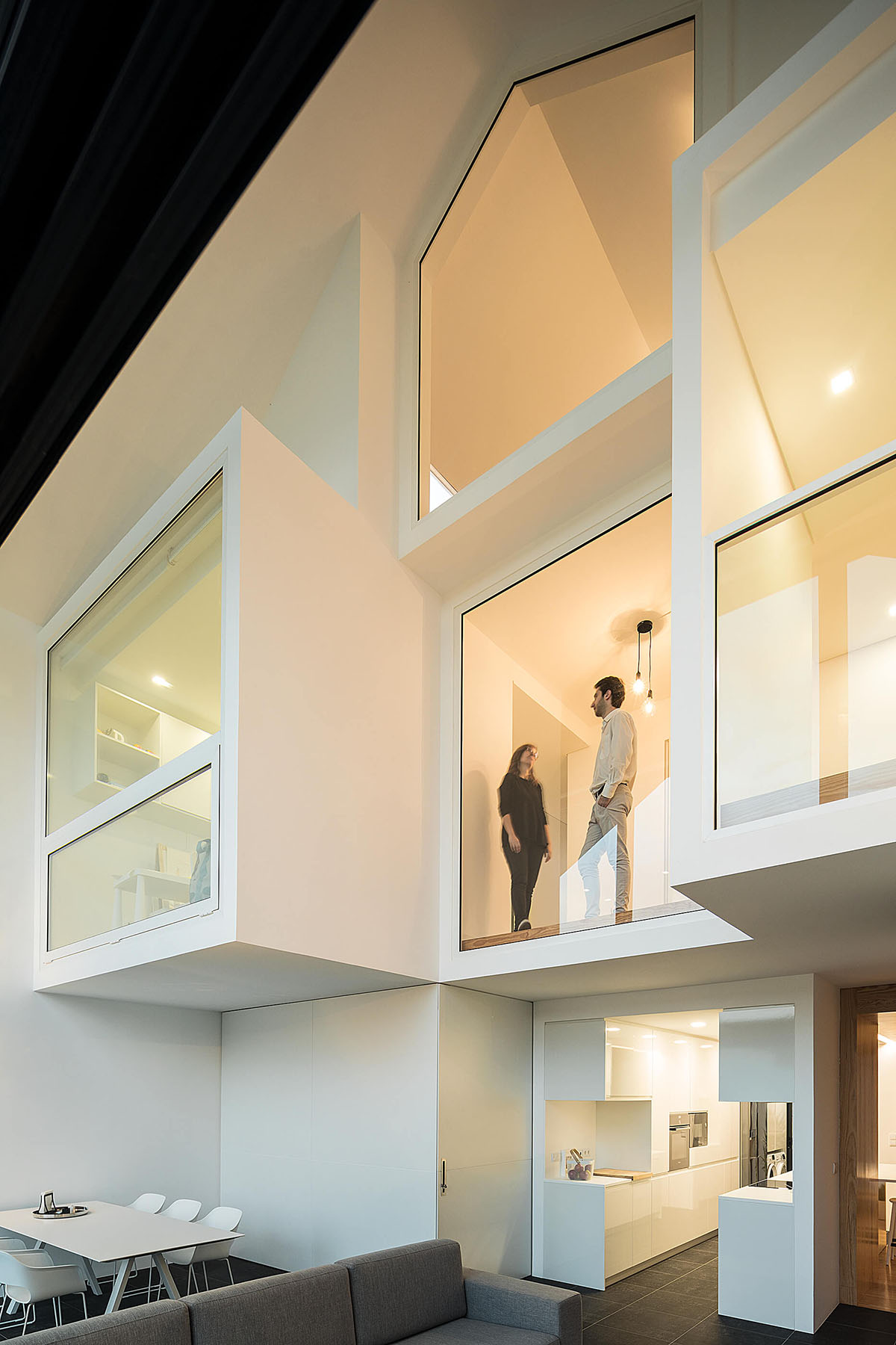 FRARI - Architecture Network completes Arch House in Portugal