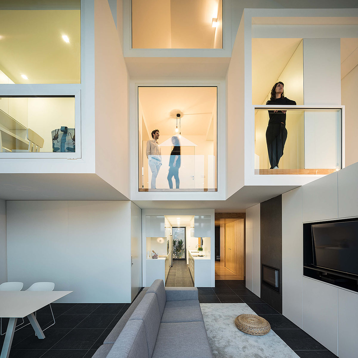 FRARI - Architecture Network completes Arch House in Portugal