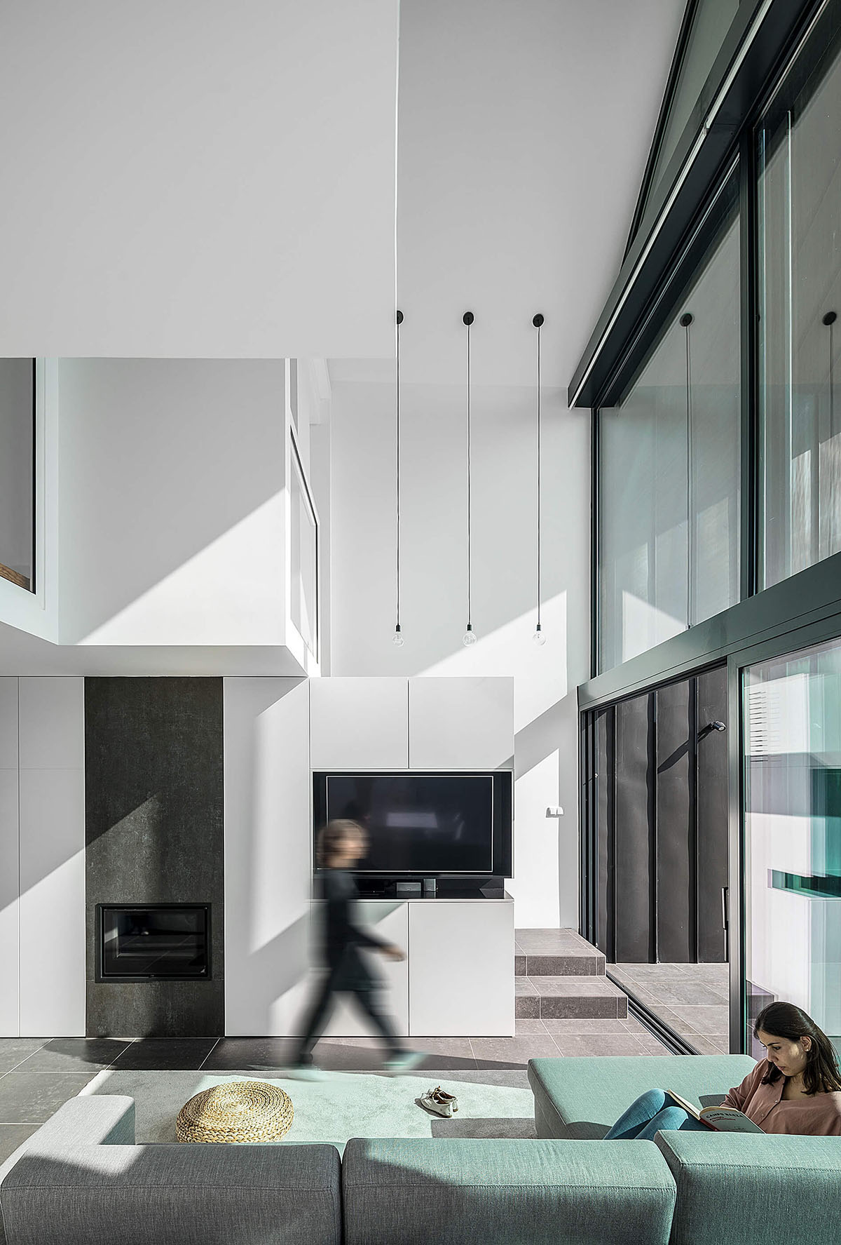 FRARI - Architecture Network completes Arch House in Portugal