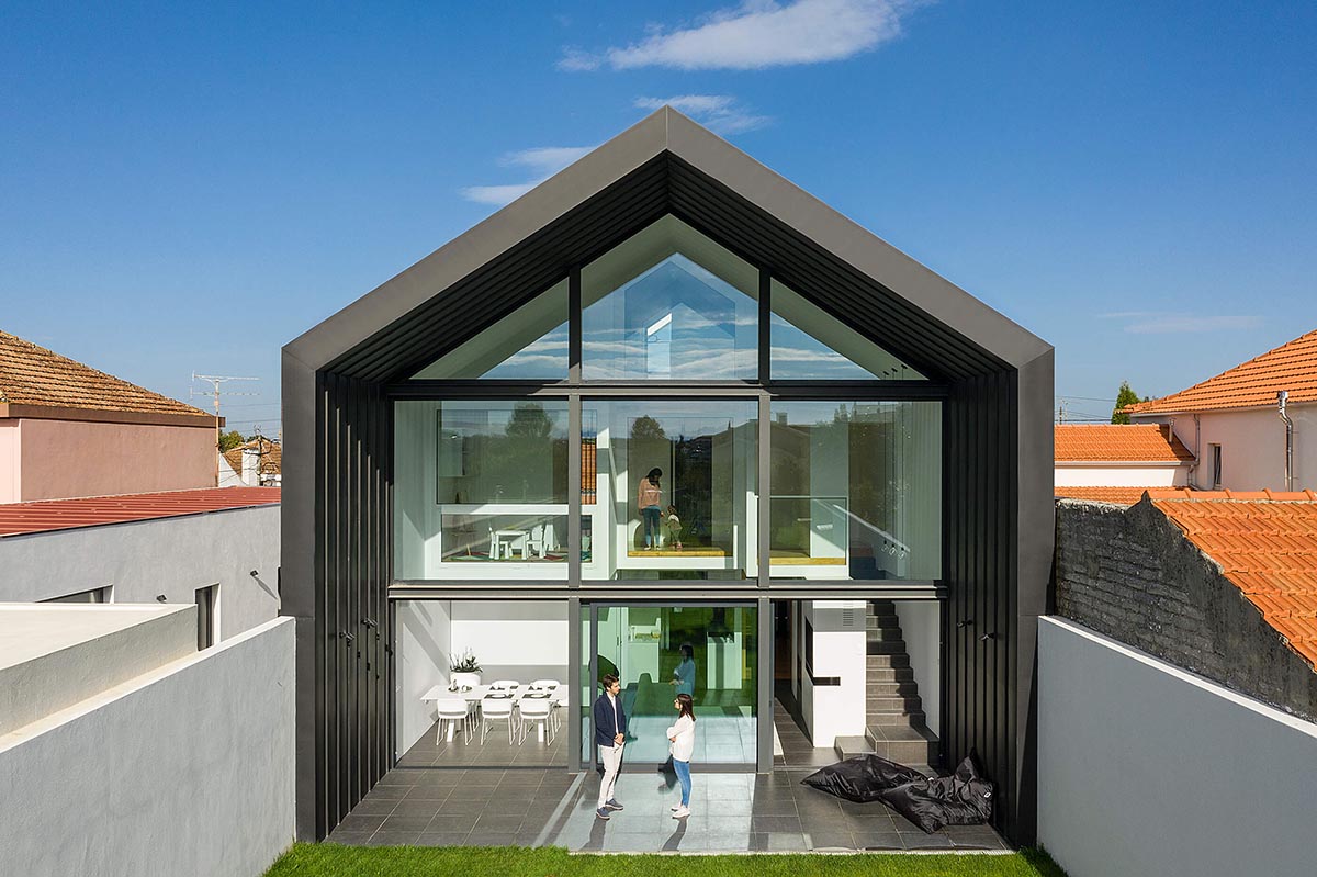 FRARI - Architecture Network completes Arch House in Portugal
