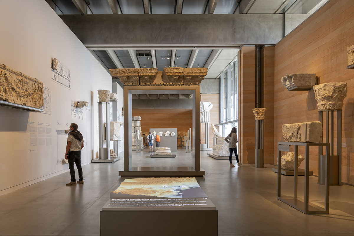 Foster + Partners completes Narbo Via Museum of Roman antiquities in France