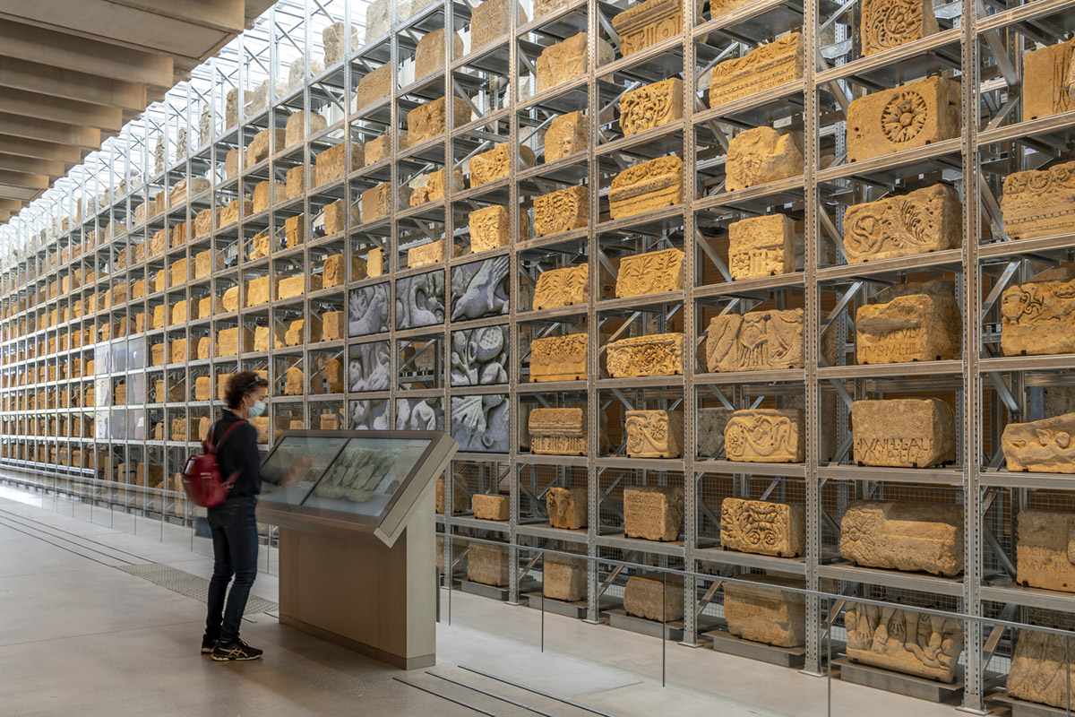 Foster + Partners completes Narbo Via Museum of Roman antiquities in France