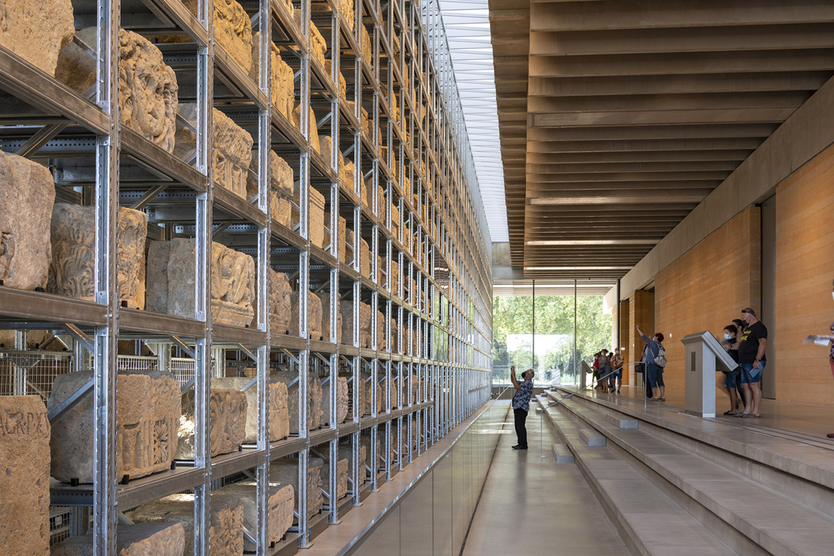 Foster + Partners completes Narbo Via Museum of Roman antiquities in France