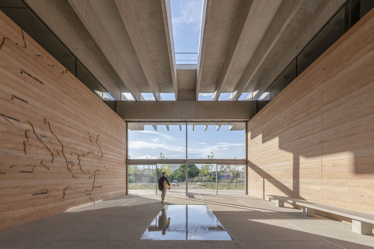 Foster + Partners completes Narbo Via Museum of Roman antiquities in France
