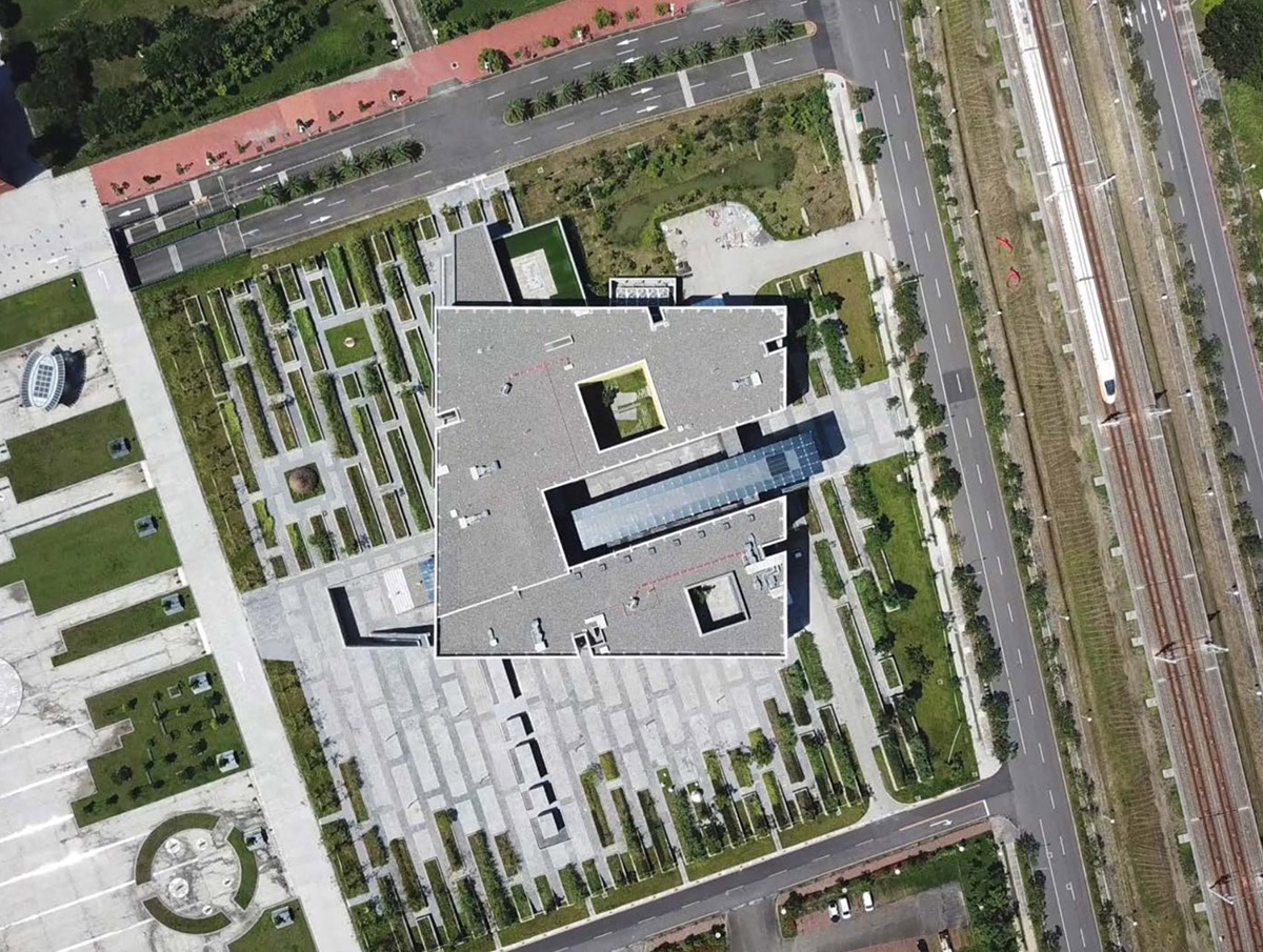 A New Taiwan Museum Under the Interweaving of Two Orders