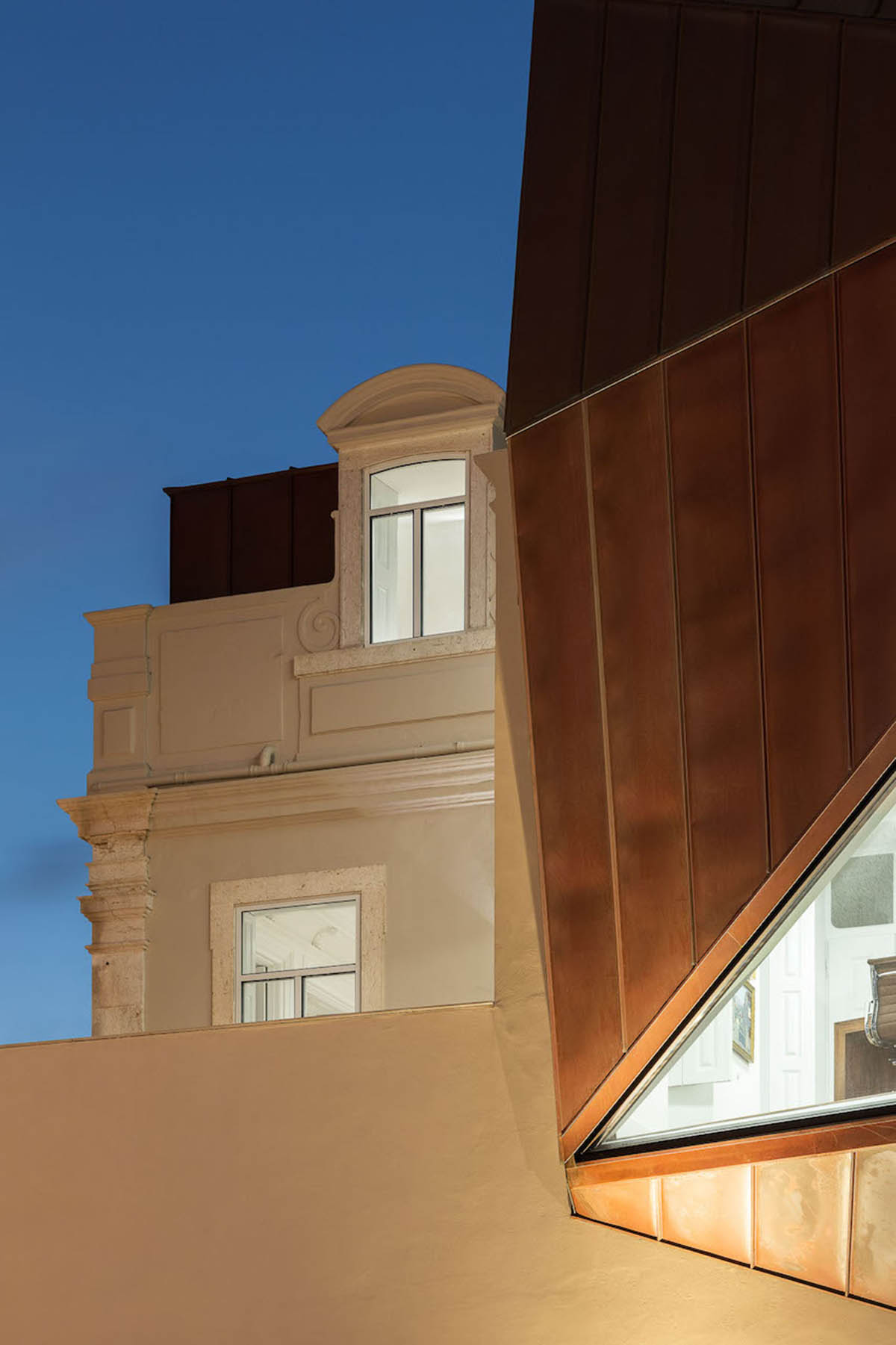 Second Skin, A Bold Intervention Evokes Belle Epoque Memories Providing An Eye-Catching Treatment