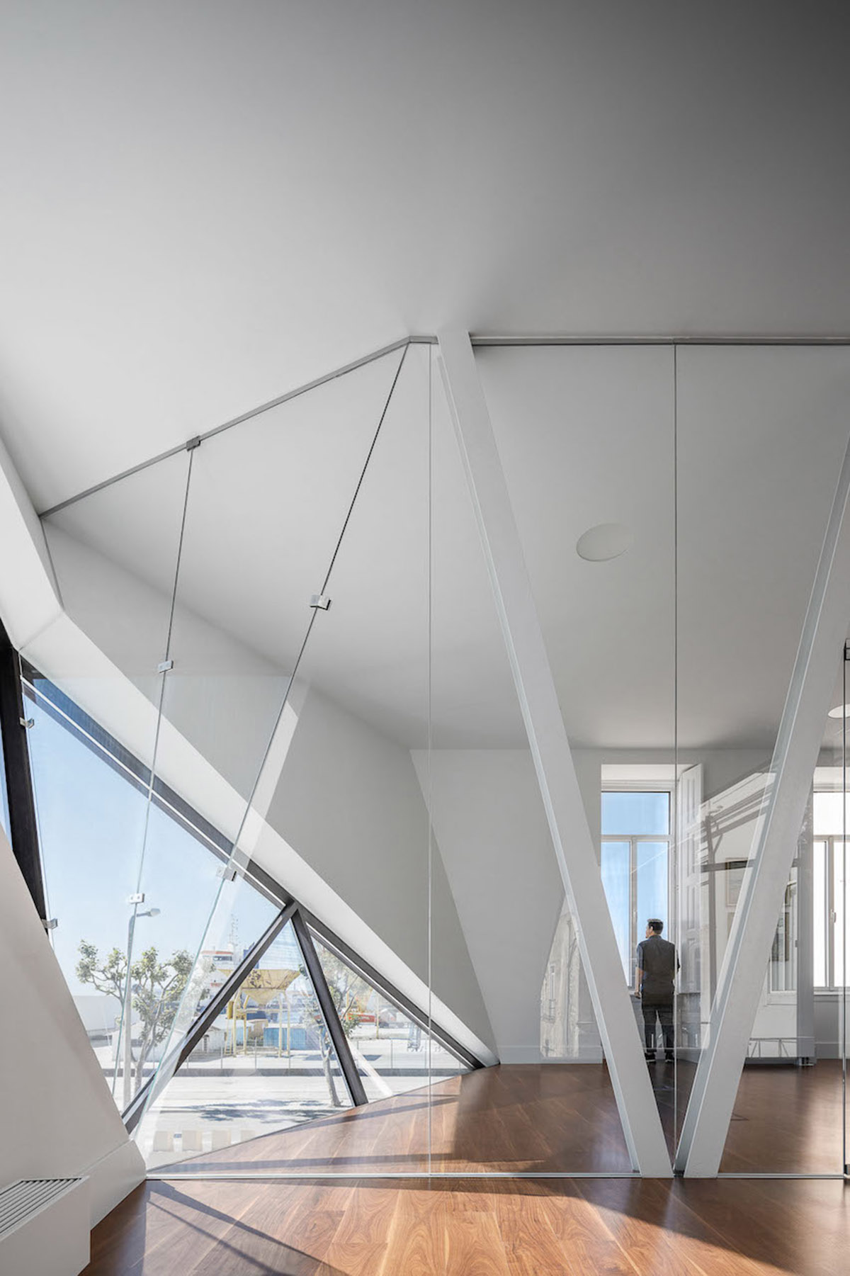 Second Skin, A Bold Intervention Evokes Belle Epoque Memories Providing An Eye-Catching Treatment