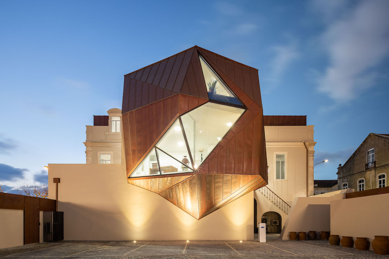 Second Skin, A Bold Intervention Evokes Belle Epoque Memories Providing An Eye-Catching Treatment