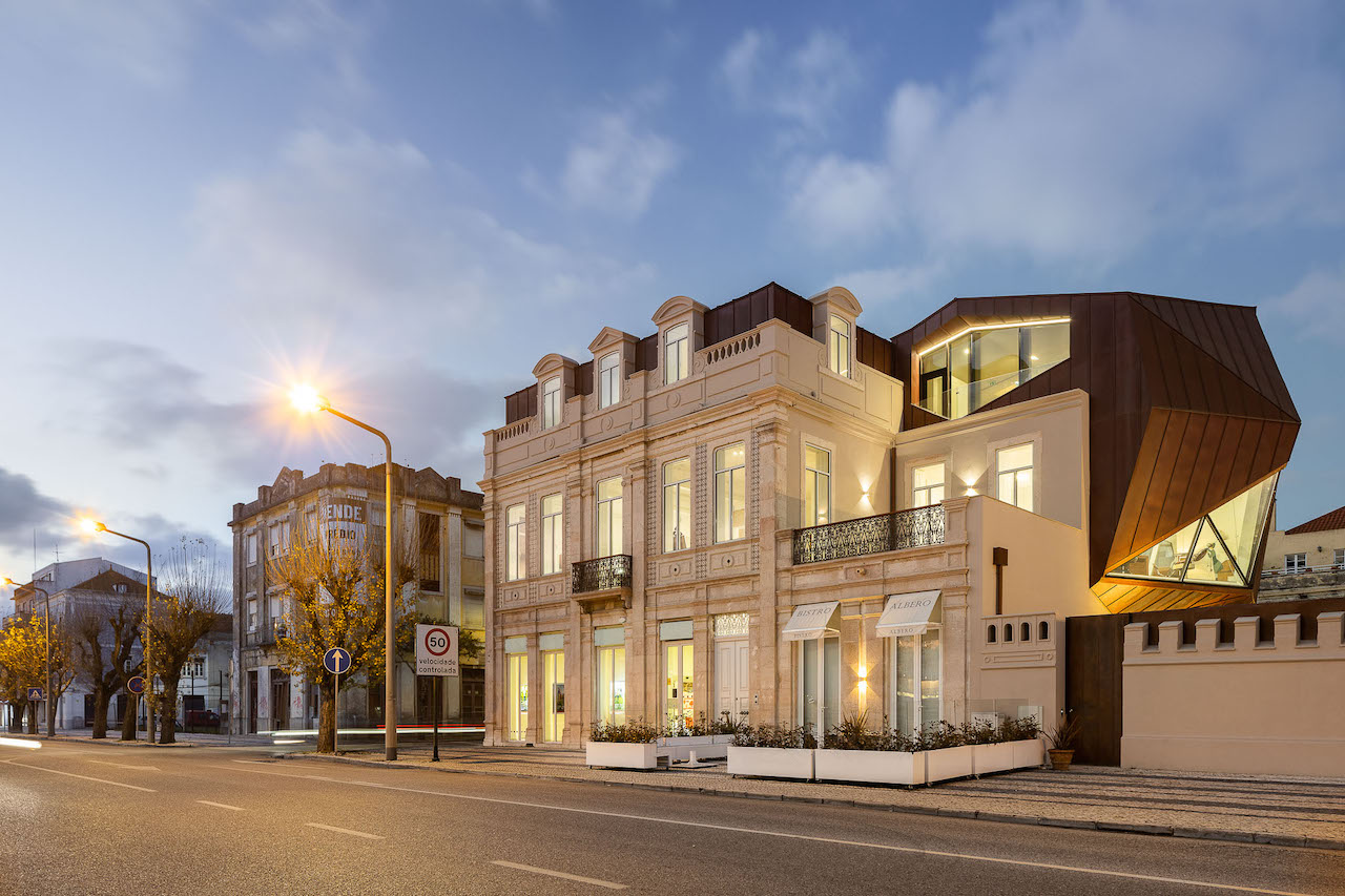 Second Skin, A Bold Intervention Evokes Belle Epoque Memories Providing An Eye-Catching Treatment