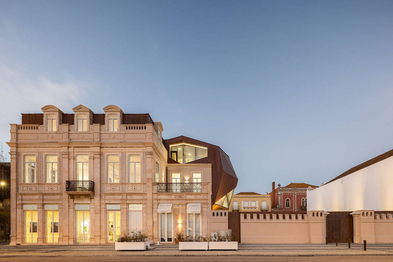 Second Skin, A Bold Intervention Evokes Belle Epoque Memories Providing An Eye-Catching Treatment