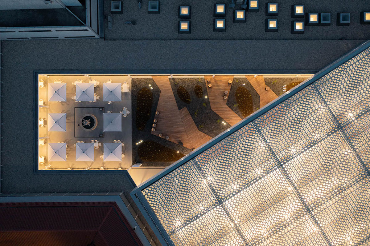 Sculptural Canopy Provides Shelter and a Modern Touch in Portuguese Market