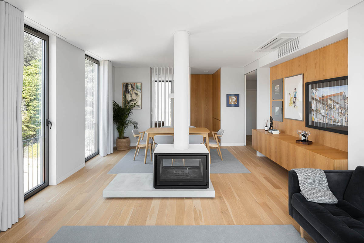 Concrete Brutalist-Like Beauty Sprouts Up the Ground 