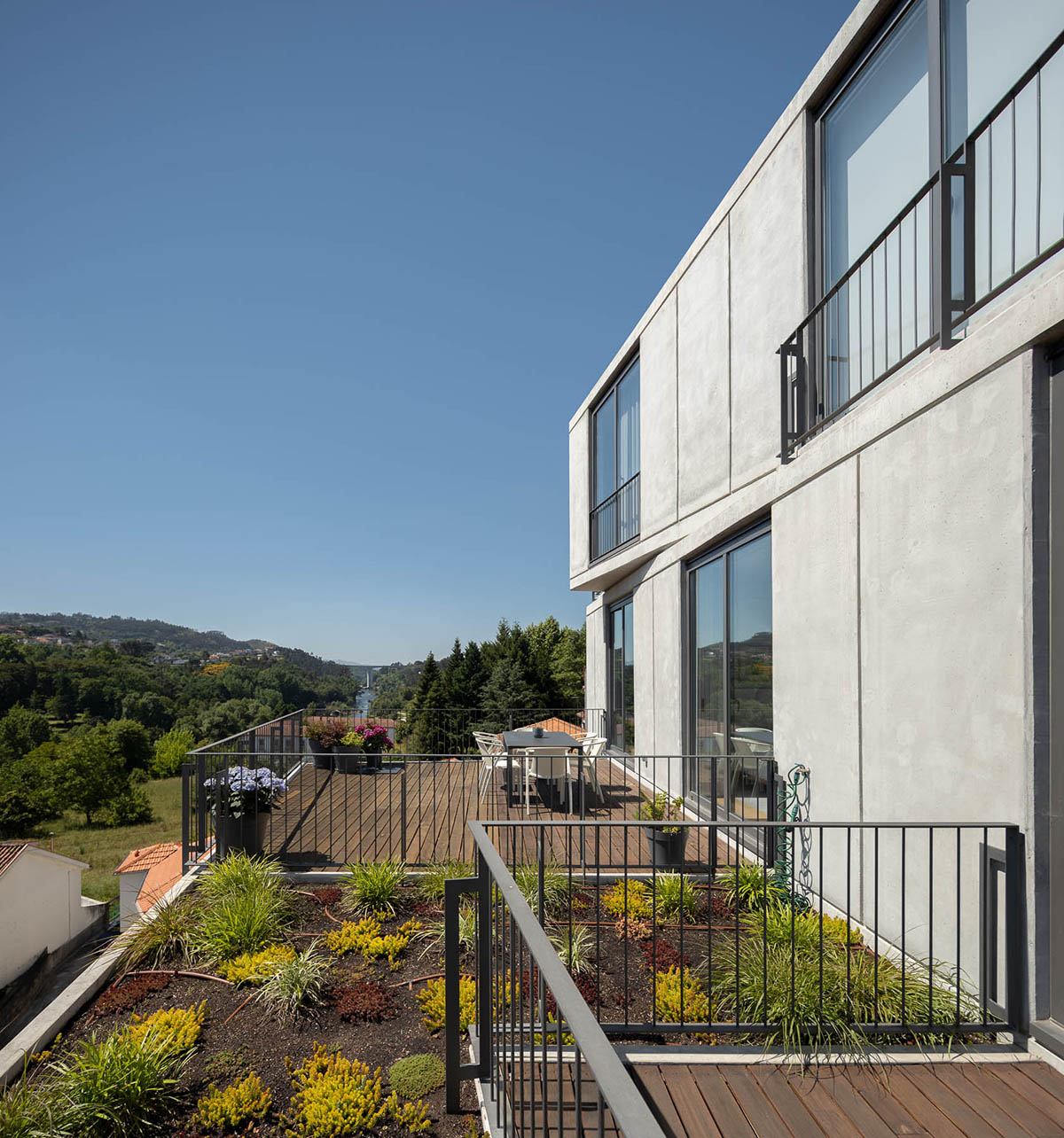 Concrete Brutalist-Like Beauty Sprouts Up the Ground 