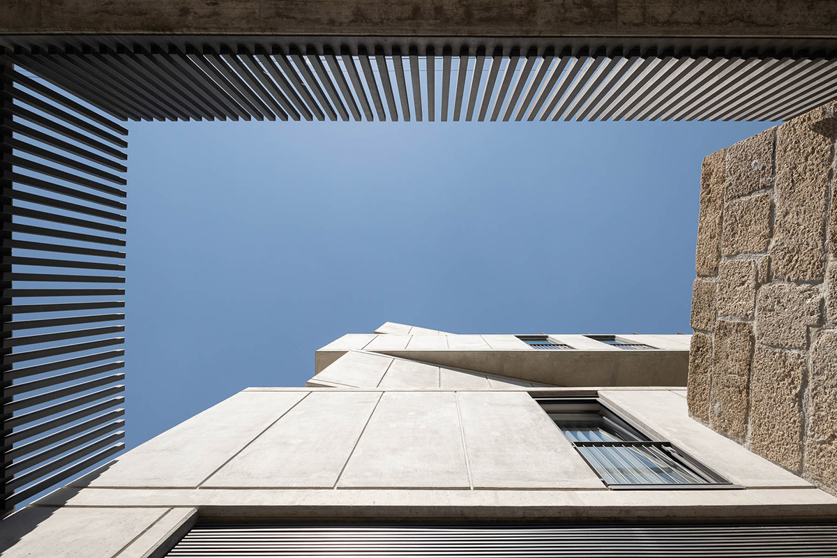 Concrete Brutalist-Like Beauty Sprouts Up the Ground 