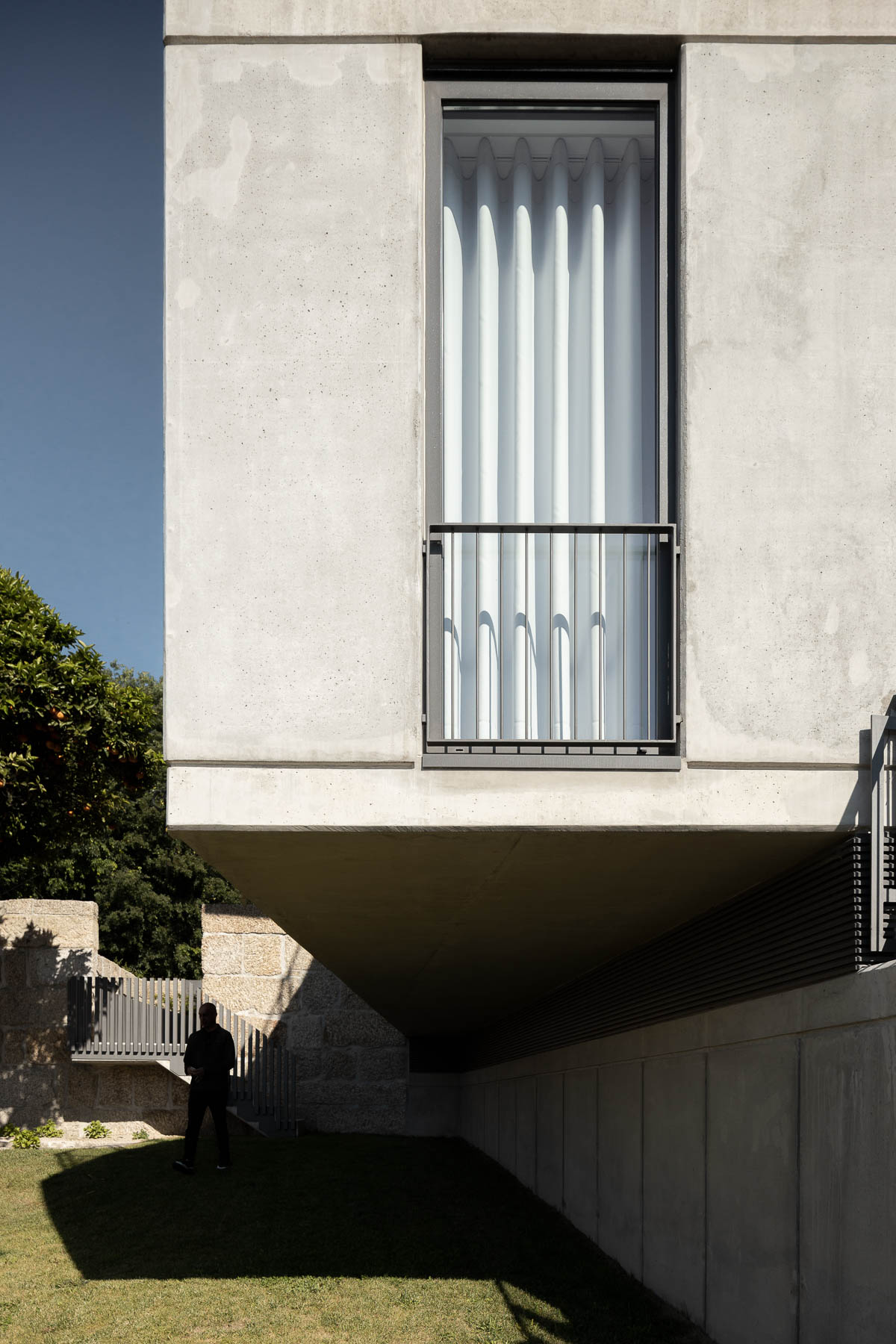 Concrete Brutalist-Like Beauty Sprouts Up the Ground 