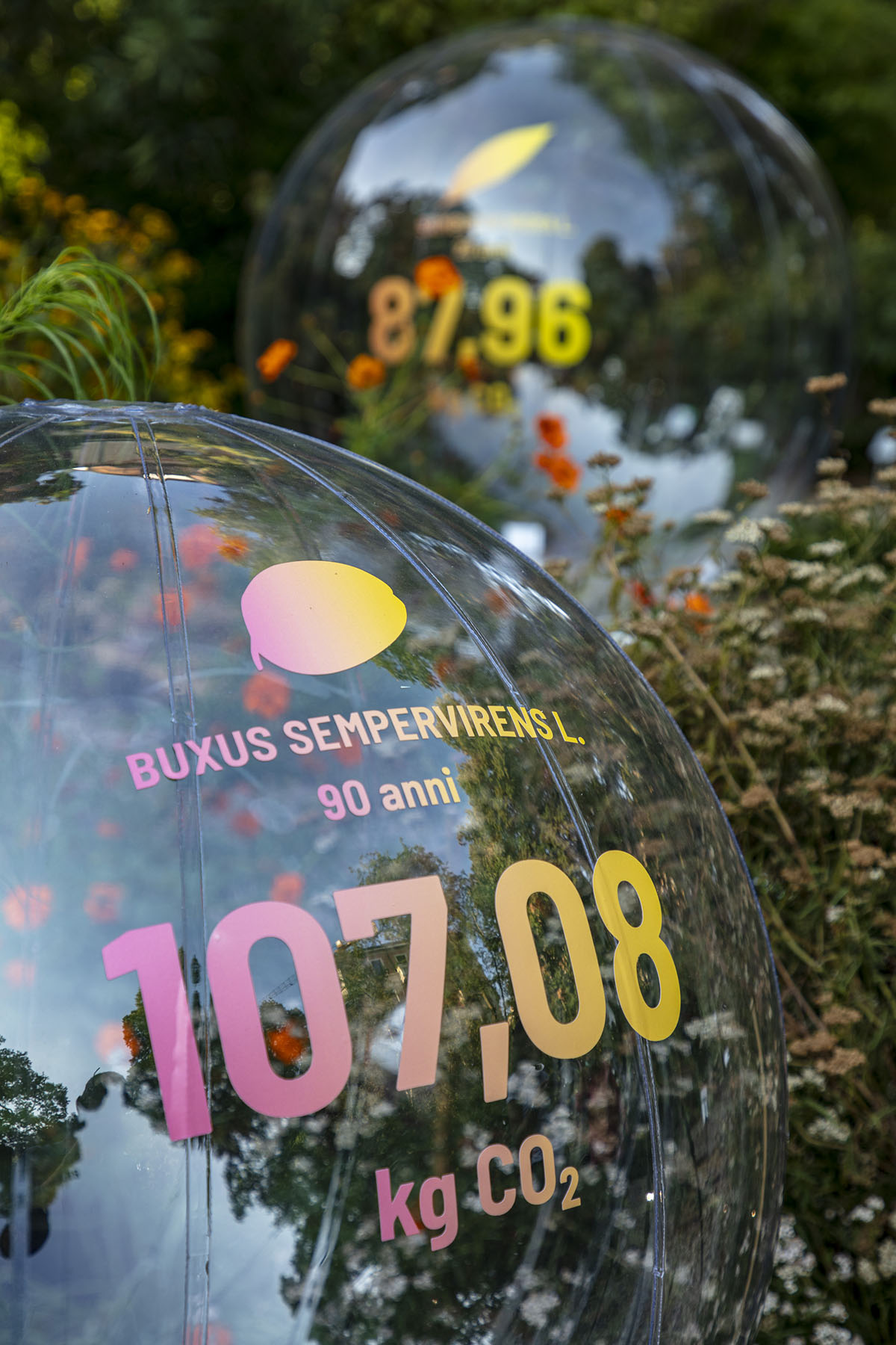 Carlo Ratti Associati suspends floating bubbles to show how plants can capture and store carbon