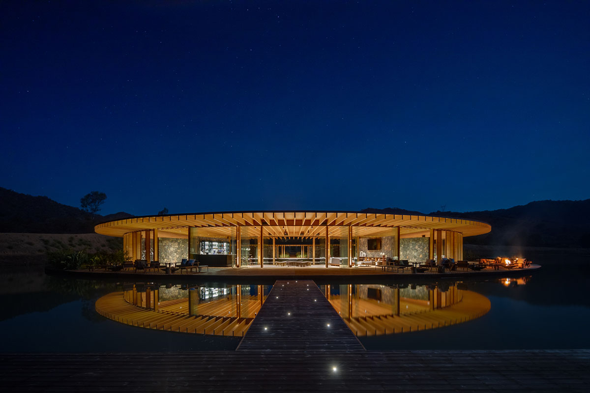 Circular clubhouse by Sordo Madaleno Arquitectos is nestled on the edge of lake in Valle de Bravo