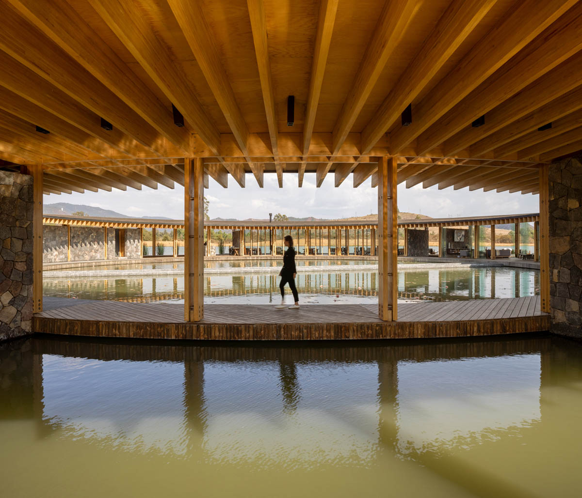 Circular clubhouse by Sordo Madaleno Arquitectos is nestled on the edge of lake in Valle de Bravo