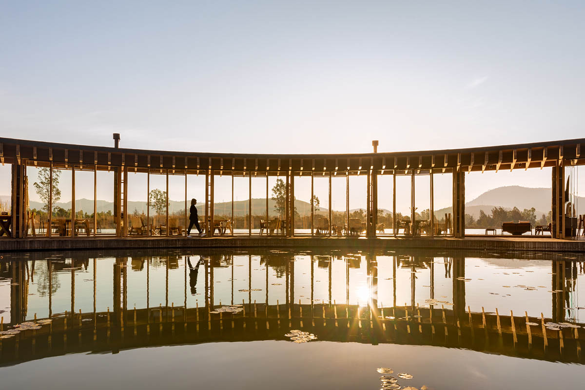 Circular clubhouse by Sordo Madaleno Arquitectos is nestled on the edge of lake in Valle de Bravo