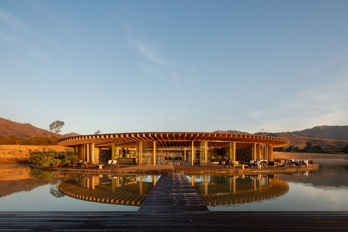 Circular clubhouse by Sordo Madaleno Arquitectos is nestled on the edge of lake in Valle de Bravo