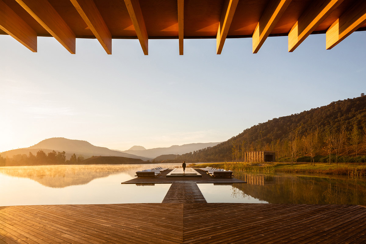Circular clubhouse by Sordo Madaleno Arquitectos is nestled on the edge of lake in Valle de Bravo